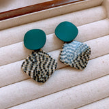 SIMPLE DIAMOND BLACK AND WHITE CHECK EARRINGS_CWAJE2472