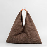 SIMPLE PORTABLE TRIANGLE SHOULDER BAG_CWAB2005