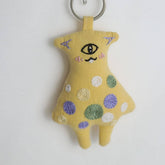 HAND EMBROIDERED LOCK CIRCLE BEAR PLUSH CHARM_CWMM6017