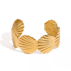 Vintage 18K Gold Ribbed Shell Open Cuff Bracelet