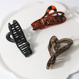 MATTE LOVE HAIR CLIP WITH LETTER STYLISH CLAW_CWAHA1037