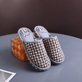 PLAID CARTOON CLOSED TOE HOME SLIPPERS_CWSHF0207