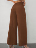 Slimming wide-leg pants for commuting