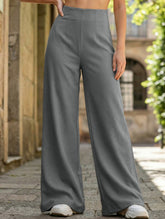 Slimming wide-leg pants for commuting