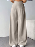 Slimming wide-leg pants for commuting