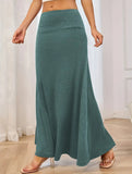 Fashionable knitted solid color skirt