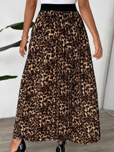 Pleated midi skirt with leopard print