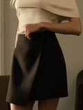 High-waisted slim-fit solid color skirt