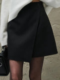 High-waisted slim-fit solid color skirt