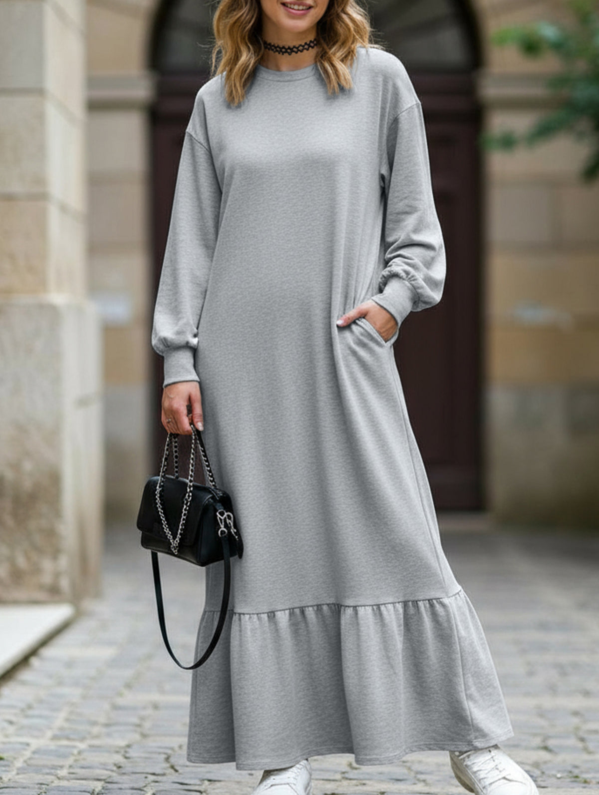 Women's loose-fitting sweatshirt dress