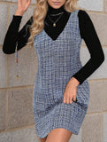 Sleeveless midi dress with suspenders and V-neck