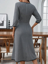 Retro-style slim-fit plaid dress