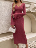 Waist-cinching V-neck long-sleeved bodycon dress
