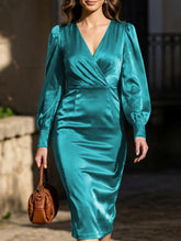 V-neck, fitted waist, bodycon long-sleeved dress