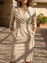 SIMPLE AND SLIM-FITTING BODYCON SKIRT