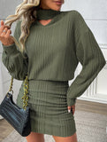 High-necked waist dress with hollow neck