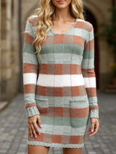 V-neck double pocket slim-fit sweater dress