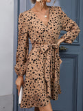 Retro-style fitted waist V-neck leopard print dress