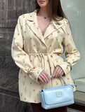 Elegant belted V-neck printed coat for women_CWOCO00755