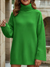 Loose-fitting solid color turtleneck sweater