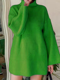 Loose-fitting solid color turtleneck sweater