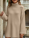 Loose-fitting solid color turtleneck sweater