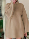 Loose-fitting solid color turtleneck sweater