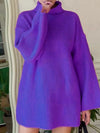 Loose-fitting solid color turtleneck sweater