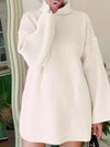 Loose-fitting solid color turtleneck sweater