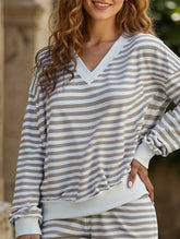 V-neck loose top sports suit