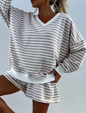 V-neck loose top sports suit
