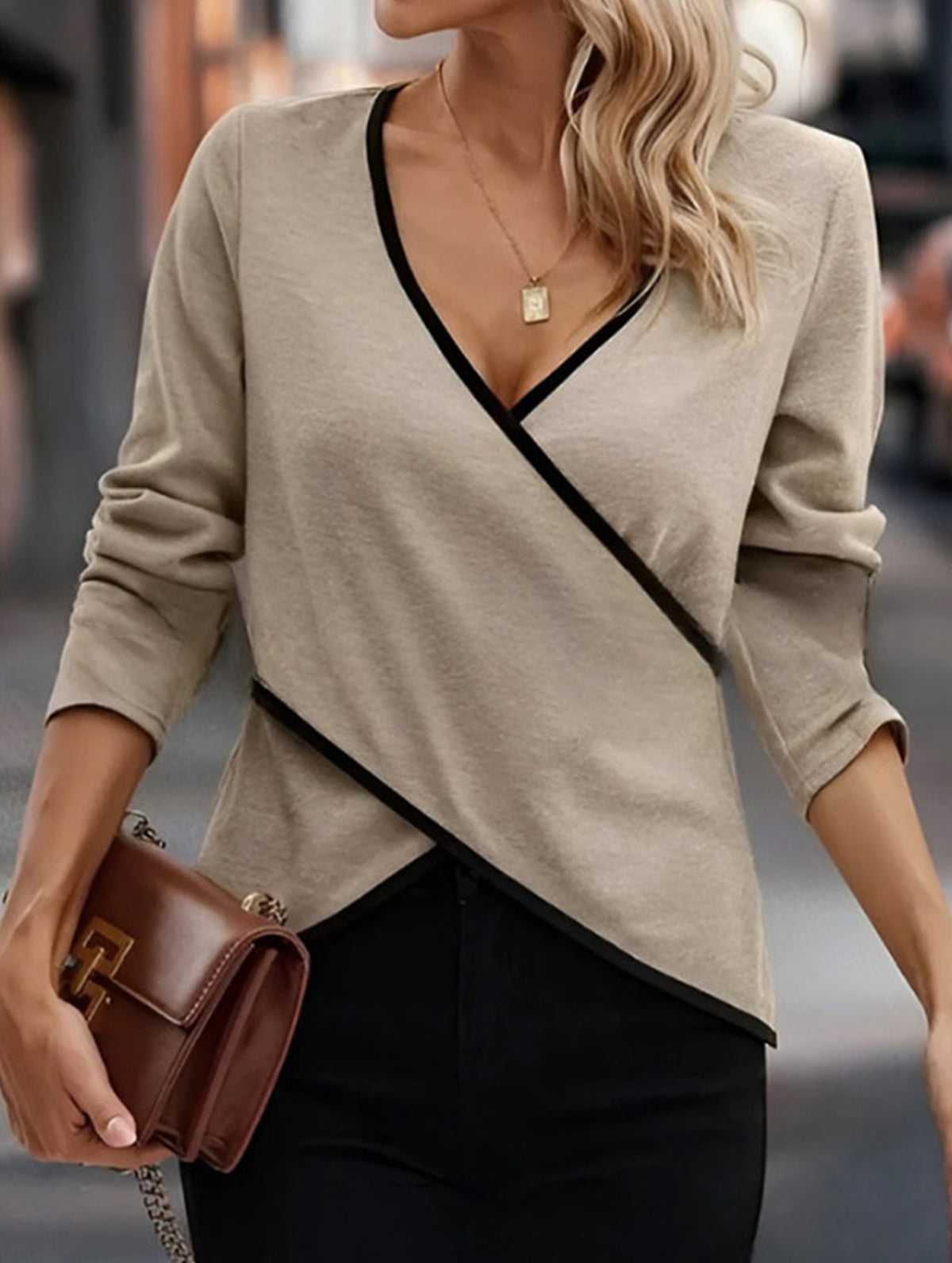 V-neck solid color cross hem T-shirt