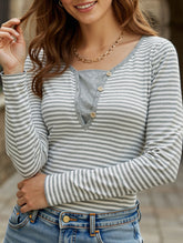 Casual fake two-piece small V-neck striped T-shirt