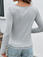 Casual fake two-piece small V-neck striped T-shirt