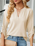 V-neck three-quarter sleeve button loose T-shirt