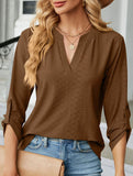 V-neck three-quarter sleeve button loose T-shirt