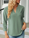 V-neck three-quarter sleeve button loose T-shirt