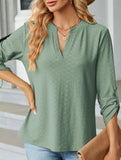 V-neck three-quarter sleeve button loose T-shirt