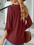 V-neck three-quarter sleeve button loose T-shirt