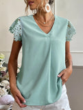 Solid V-neck lace trim short sleeve tee