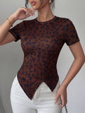 Floral Slit Slim Fit Tee_CWTTS00934