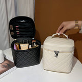 NEW RETRO SIMPLE DIAMOND BLACK COSMETIC BAG_CWAB4430