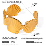 Vintage 18K Gold Large Shell Open Cuff Bracelet