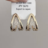 MINIMALIST V SHAPED EARRINGS_CWAJE1415