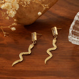 18K GOLD SNAKE SHAPED EARRINGS WITH DIAMONDS_CWMM3650