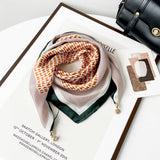 Magnetic Print Triangle Scarf For Spring Style_Cwasc02917