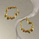 GOLD SIMPLE HUGGIE HOOP EARRINGS_CWAJE0577