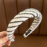 BLACK AND WHITE WIDE BRIM HEADBAND_CWAHA2862