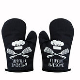 A PAIR OF HEAT RESISTANT BAKING GLOVES_CWMM1452