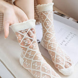 SUMMER THIN WHITE FLORAL DESIGN BOAT SOCKS_CWMS0528